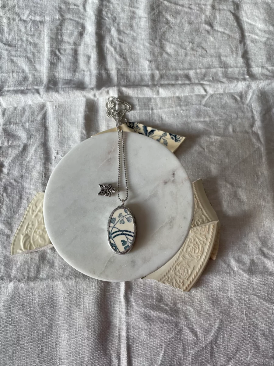 Collana artigianale in ceramica vintage A TE