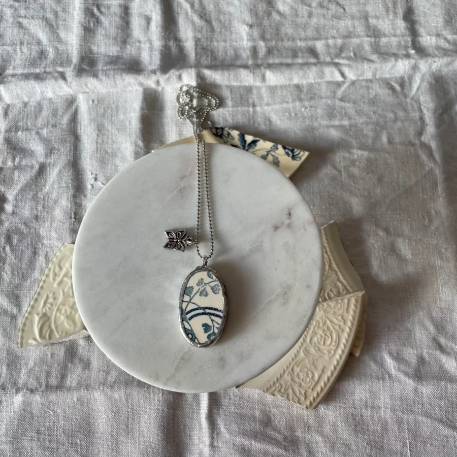 Collana artigianale in ceramica vintage A TE